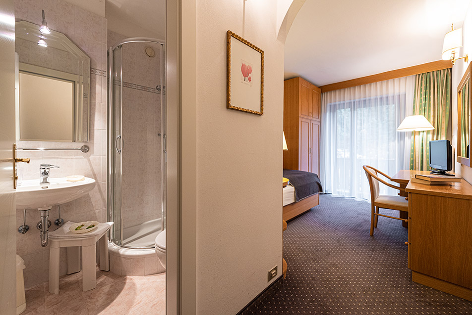 Chambre simple à l'hôtel Pralong à Val Gardena