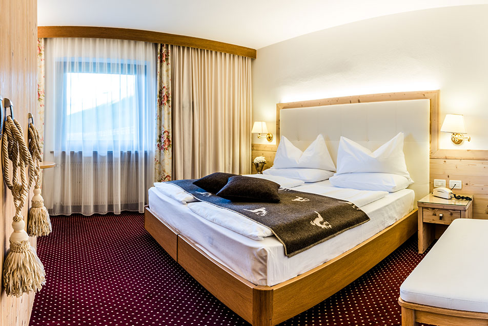 Family Suite Rot - Hotel Pralong