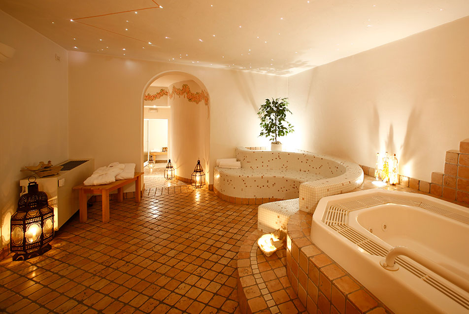 The wellness area of the hotel Pralong in Val Gardena